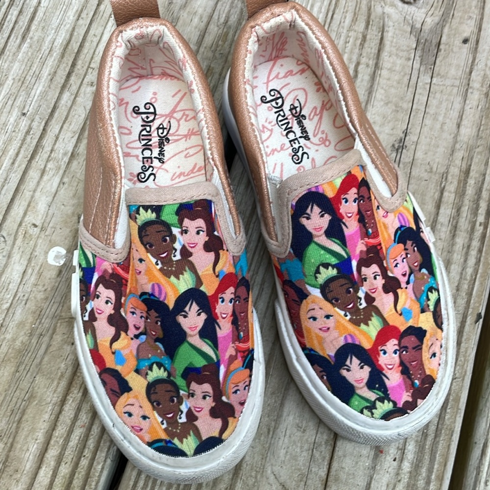 Ground Up Disney Princess Girls Slip-On Canvas Sneakers Size 11